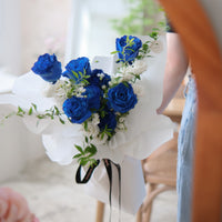 Blue roses bouquet