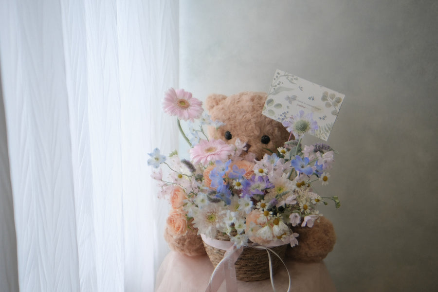 Teddy flower basket 熊抱花籃