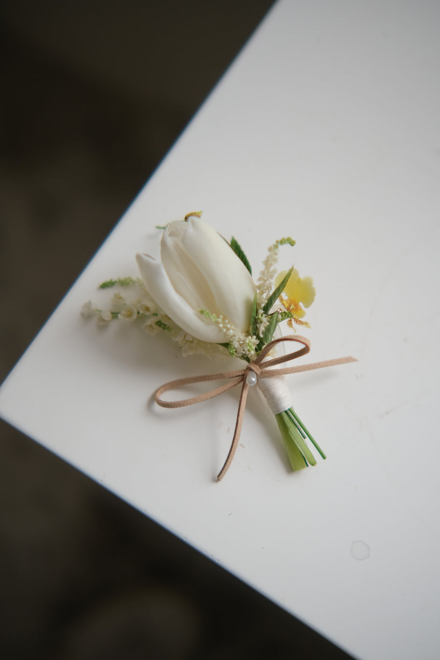 Boutonniere / Wrist Corsages (Fresh flower)