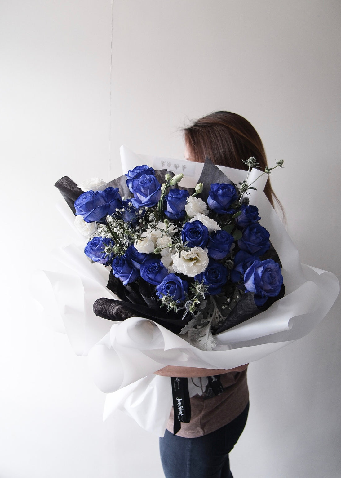 Blue roses bouquet