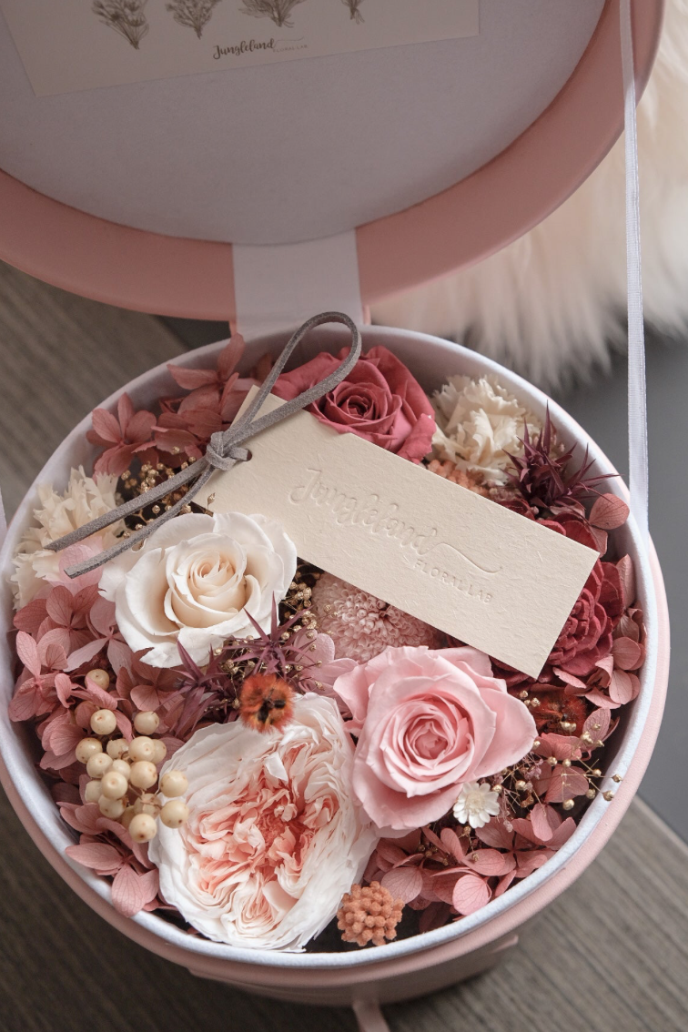 Preserved Flower Box wth Diptyque candle